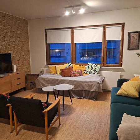 רובניימי Alice Apartment - Main Street מראה חיצוני תמונה